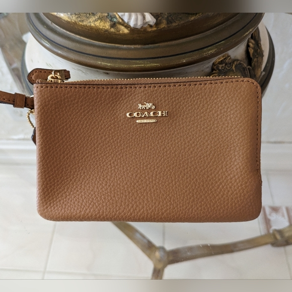 Coach Wrist Purse, Brown Color NWT, Small Purse - Picture 2 of 8